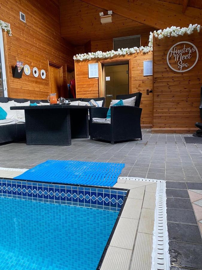 Hunters Meet Hotell Hatfield Heath Eksteriør bilde