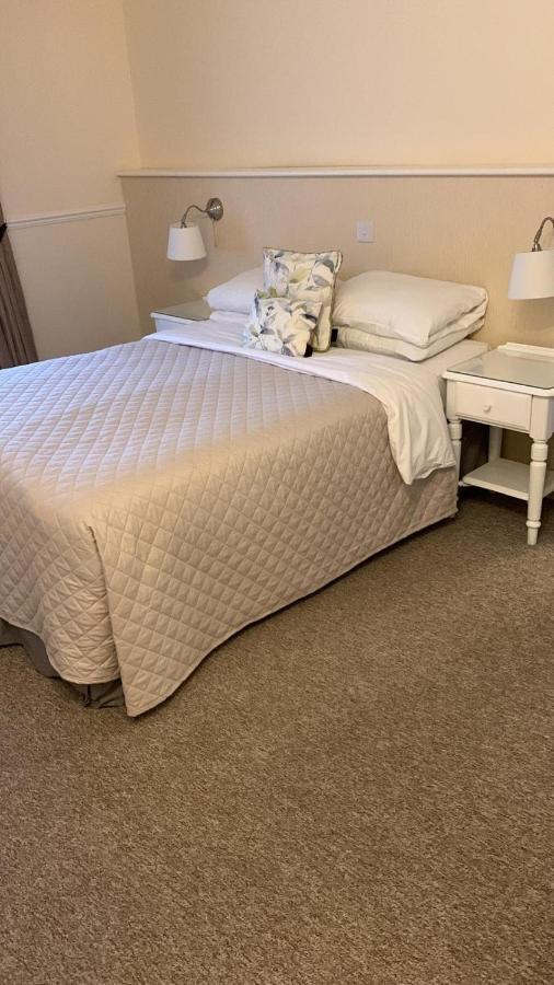 Hunters Meet Hotell Hatfield Heath Eksteriør bilde