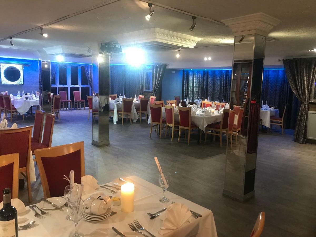 Hunters Meet Hotell Hatfield Heath Eksteriør bilde